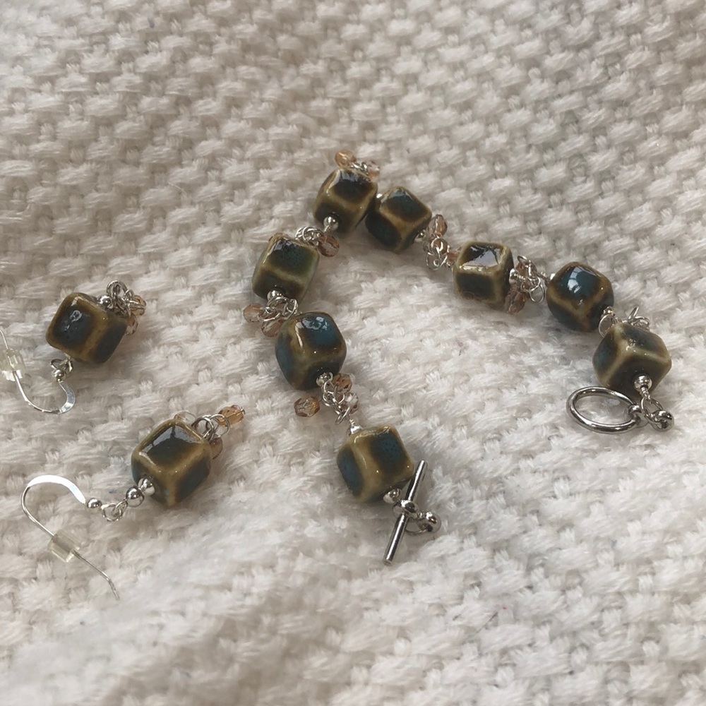 NEW one-of-a-kind matching bracelet & earrings set